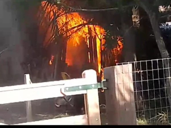 incendio, restaurante, Manantiales,