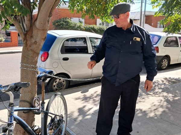 abuelo encadenado, nietos, justicia, abogado