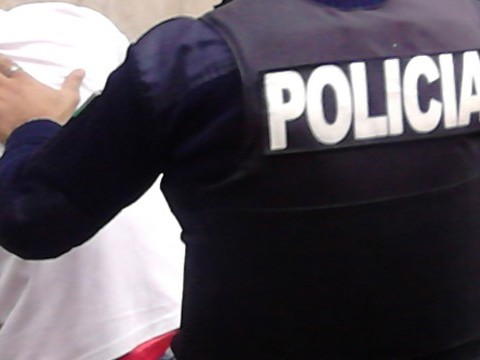 Arresto domiciliario total con tobillera para joven que robó una moto en la vía pública