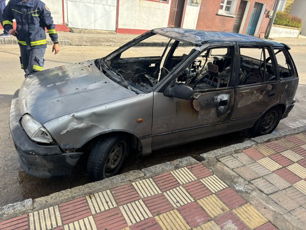 auto,incendiado,dueño,descuido