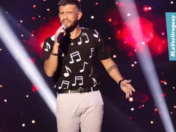 El cantante de Pan de Azúcar Mauricio Alfonzo va por el knockout en La Voz Uruguay