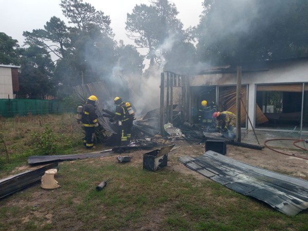 incendio, punta del este, bomberos