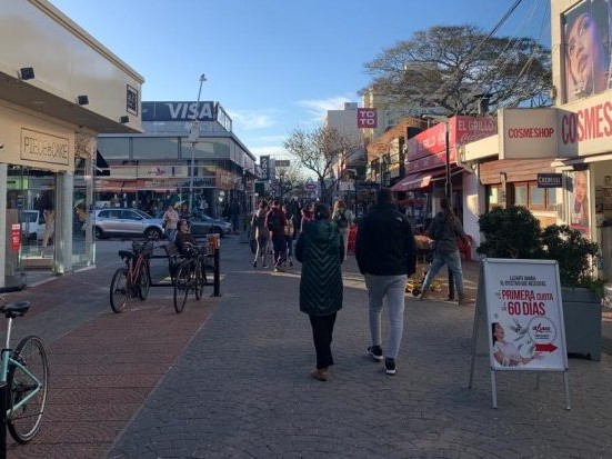 cartelería,centro,Maldonado,RolandoRozenblum,mercado,informal,impuesto,excesivo