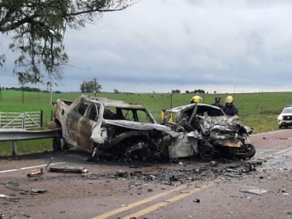 Tres personas murieron en accidente automovilístico en Cerro Largo