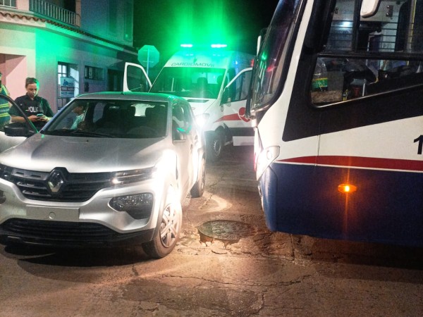 6 niños, choque, ómnibus codesa, auto, policía, dodera,