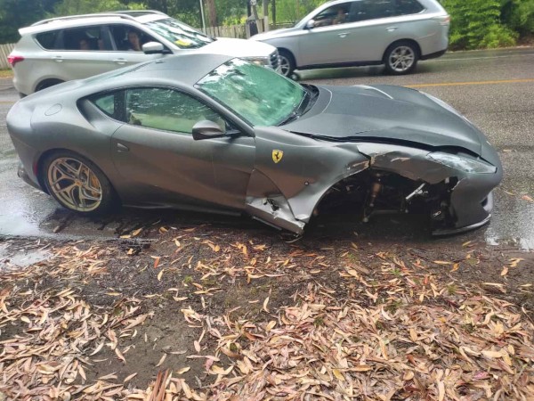 ferrari, chocó, auto, siniestro,