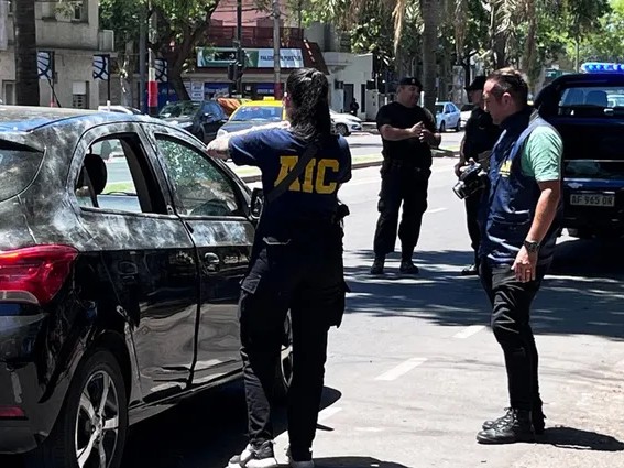 Violento atraco a vehículo que trasladaba familiares de la esposa de Messi