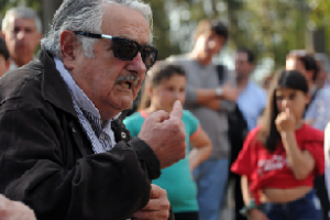Mujica reafirmó su “solidaridad” hacia Calloia y Lorenzo