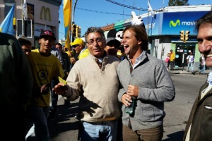 Lacalle Pou y Dario Pérez juntos en el cierre de campaña