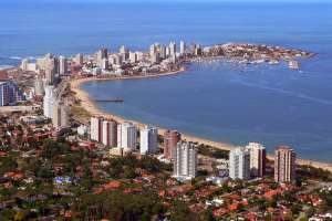 Pese a la devaluación del peso, destacan en Argentina que Punta del Este confía en el turista que llegará
