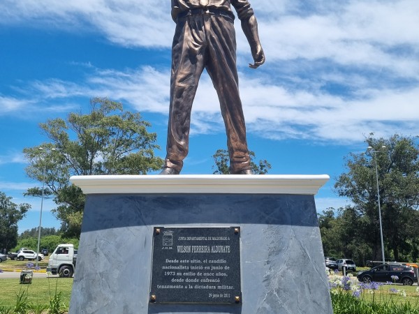 wilson ferreira, homenaje, monumento, el jaguel,