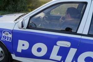 Emplazados los dos que cargaban un mueble por la calle