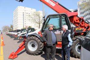 Compra de maquinaria “es una apuesta a toda la obra que queremos hacer con nuestra gente”