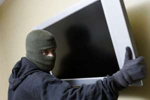 Ladrones de un televisor deberán realizar trabajo comunitario