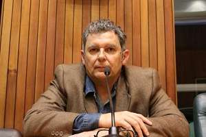 Flores: “si la alterativa es que la UGD quede como está o pase a OSE, que pase a OSE”