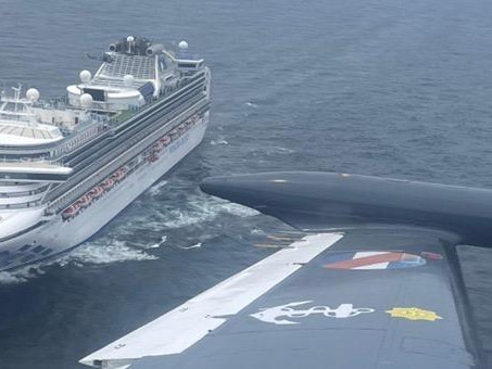 Crucerista que sufrió hemorragia masiva fue evacuado por helicóptero de la Armada
