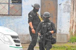Vecina denuncia irregularidades y daños en el procedimiento policial en el Rodríguez Barrios