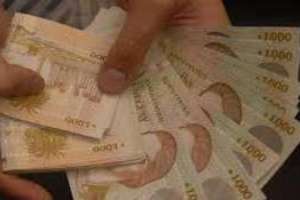 Condenaron a una pareja que intentó realizar una compra con billetes adulterados