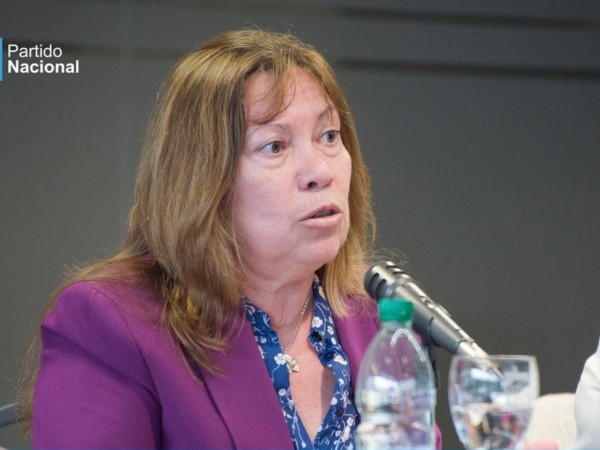 Comisión del senado trata designar Elisabeth Arrieta a centro educativo de balneario Bs. As.