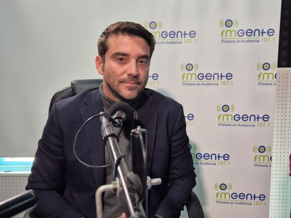 periodista,español,nazi,comunismo,FrenteAmplio,YamandúOrsi,Javier Negre