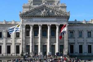 Asumieron los diputados de Maldonado; la primera medida del nuevo presidente de la Cámara baja fue suspender el cóctel de apertura