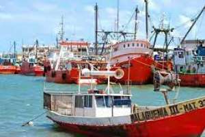 Falta de visto bueno de Ambiente hace que barcos factoría se retiren de La Paloma pese a estar decidido el dragado portuario