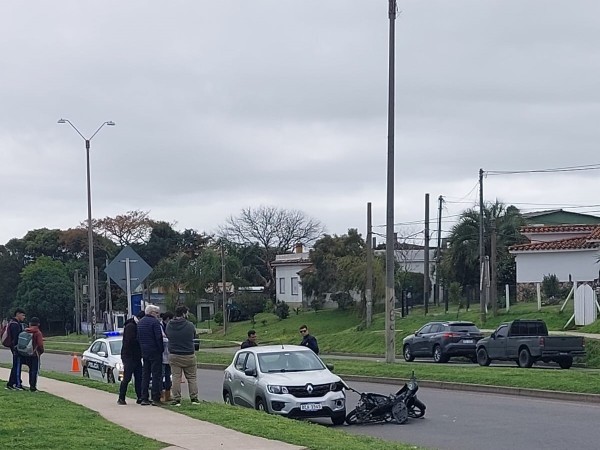 Siniestro de tránsito en avenida Lussich casi Lavalleja