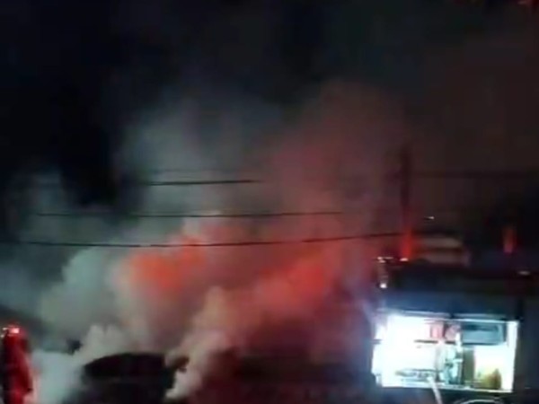 Un auto se prendió fuego esta madrugada